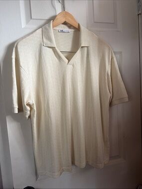 Zara Men’s Cream Short-Sleeve V-Neck Polo